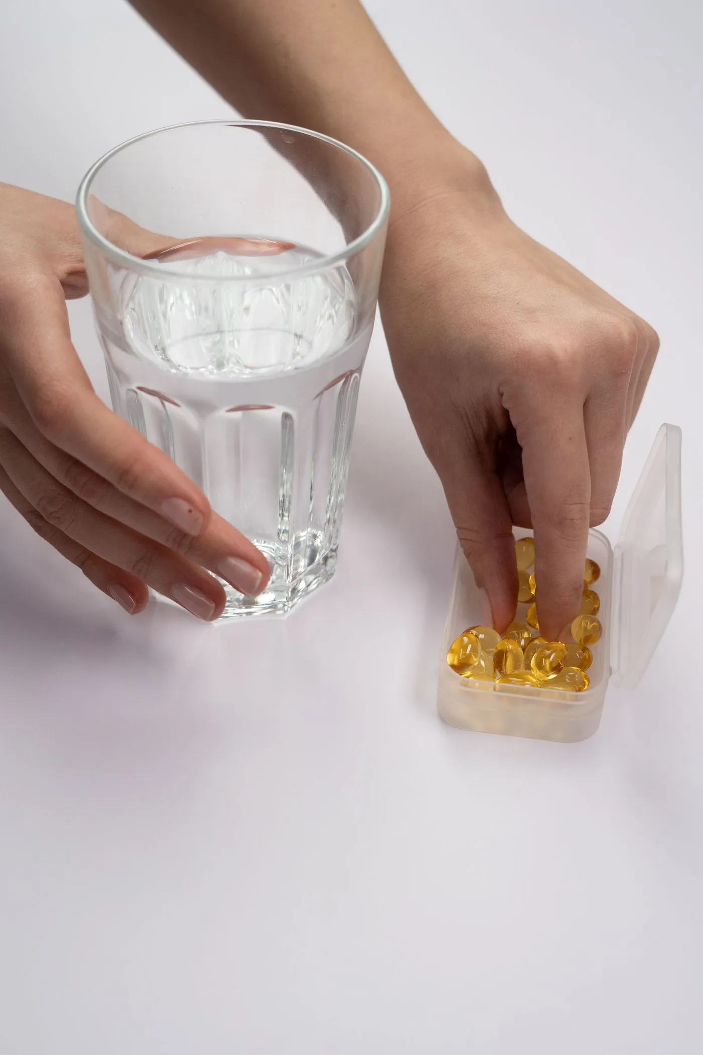 CardioC2 Reviews: Does This Heart & Circulation Complex Work? 5 A daily capsule routine with a glass of water